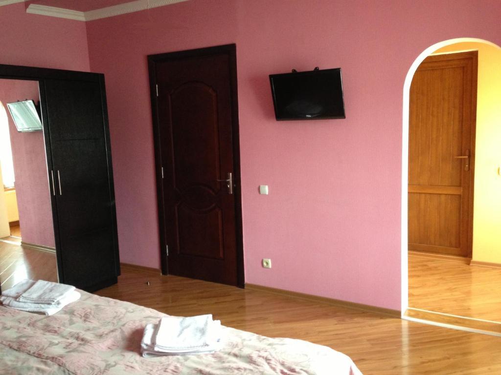 Hotel Isaka Tbilisi Quarto foto
