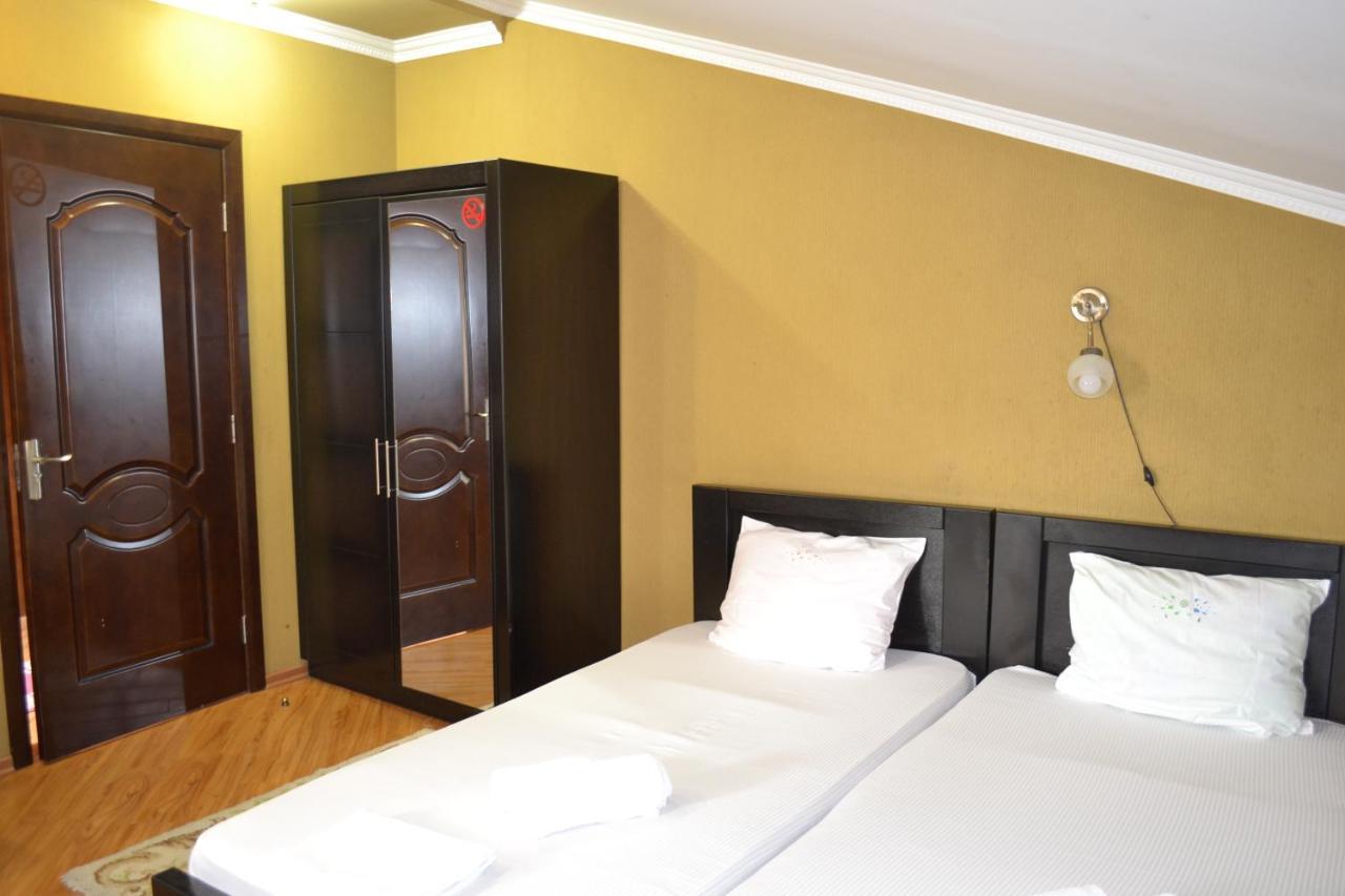 Hotel Isaka Tbilisi Exterior foto