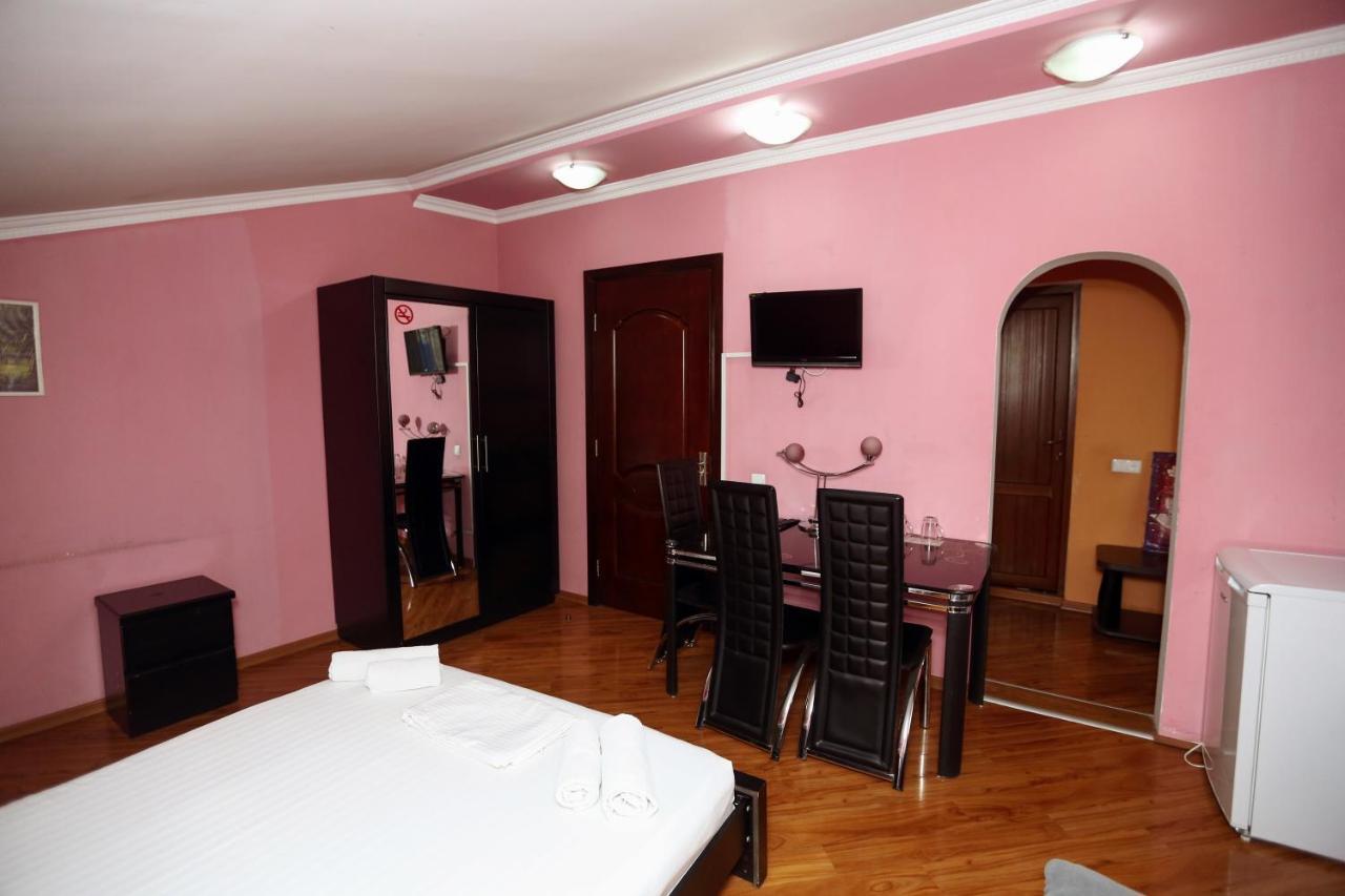Hotel Isaka Tbilisi Exterior foto