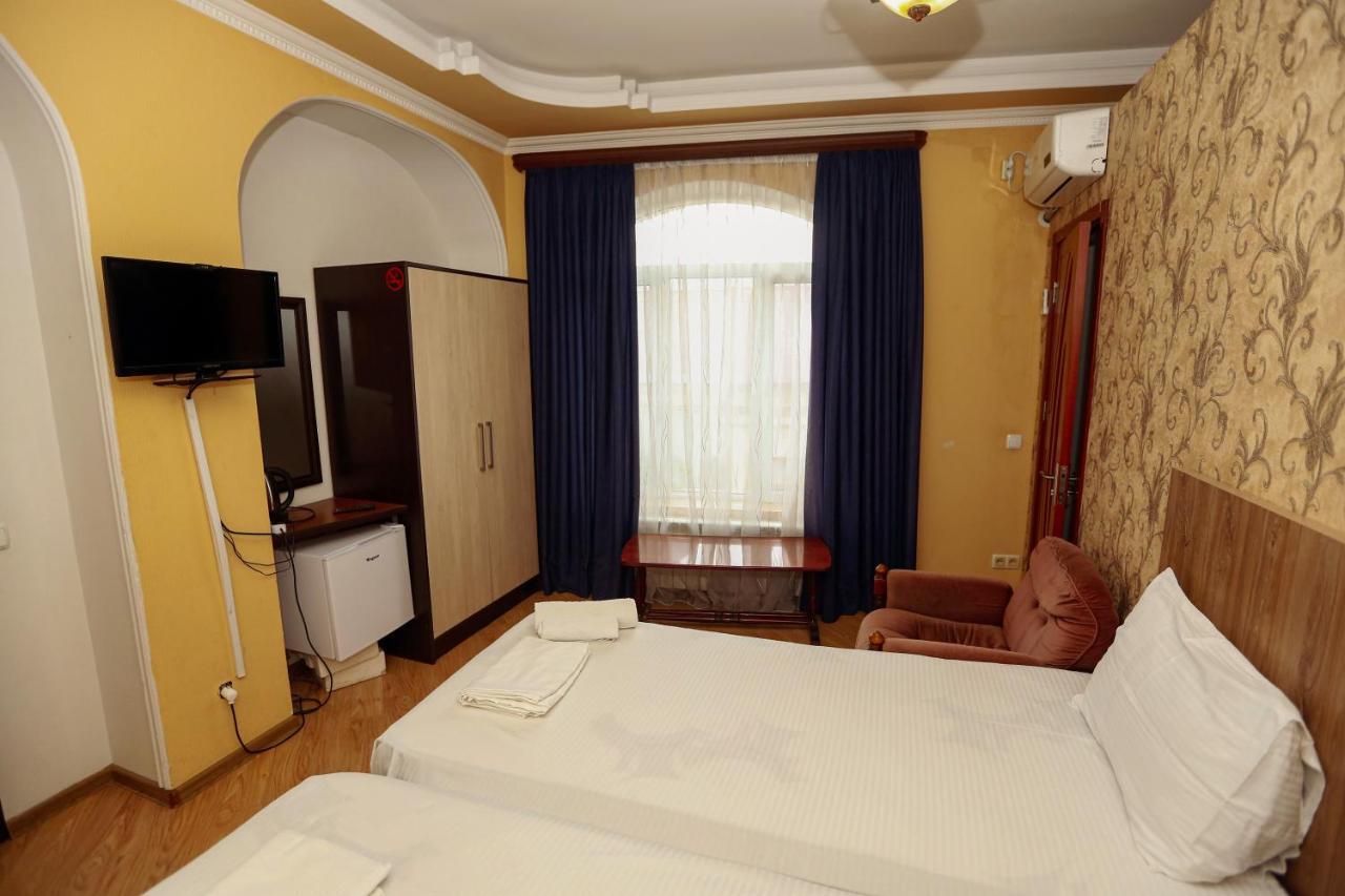 Hotel Isaka Tbilisi Exterior foto
